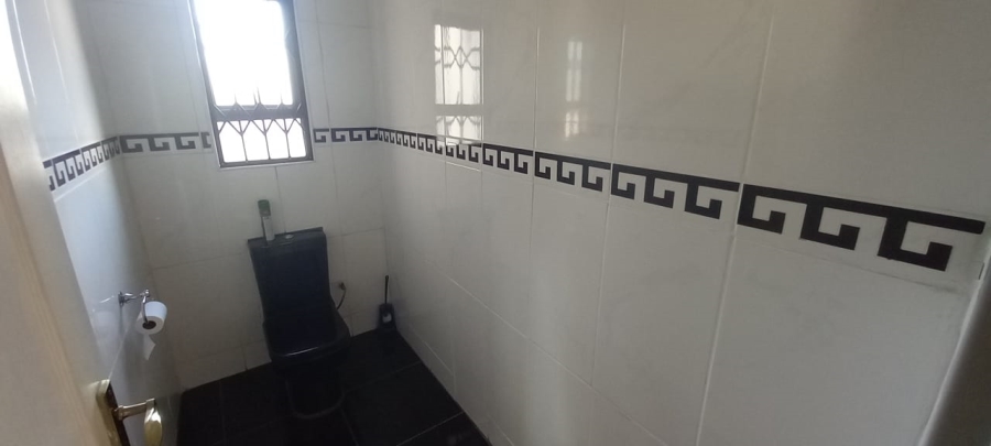 5 Bedroom Property for Sale in Zamdela Free State